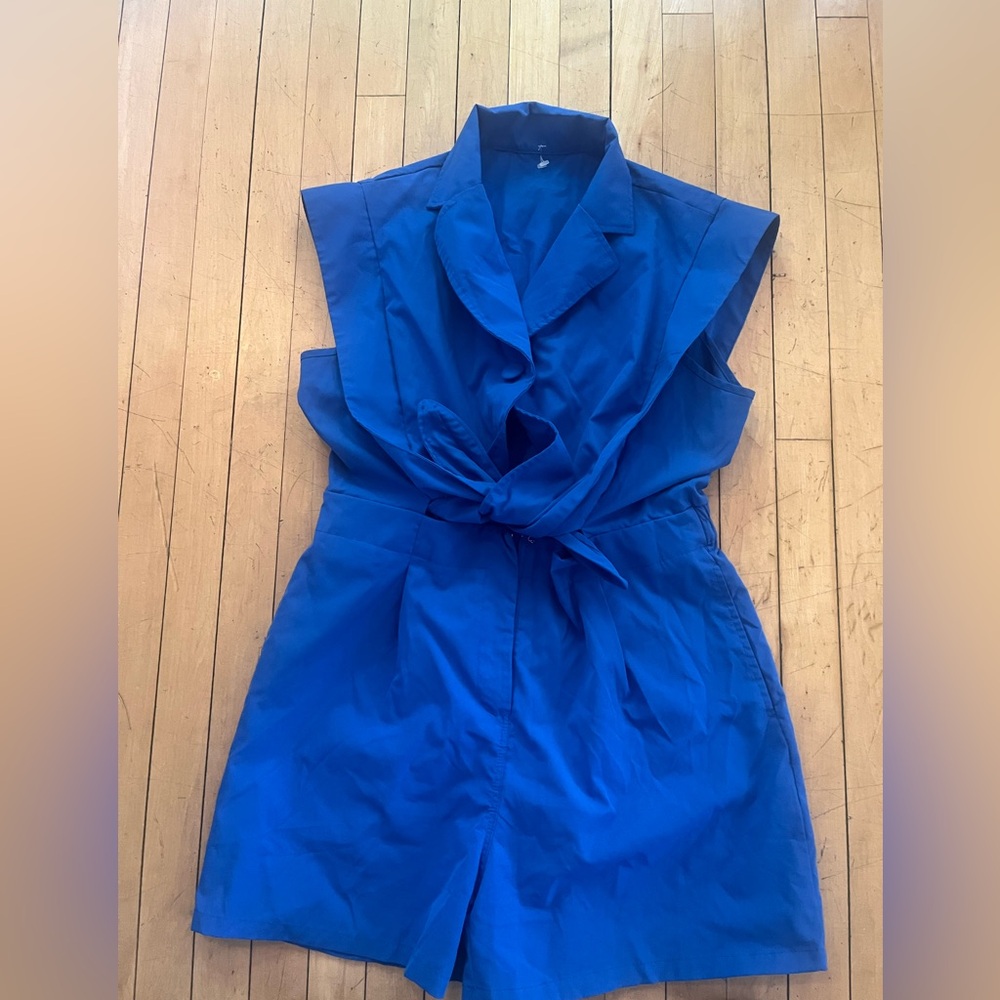 Collared Romper - Picture 2 of 2